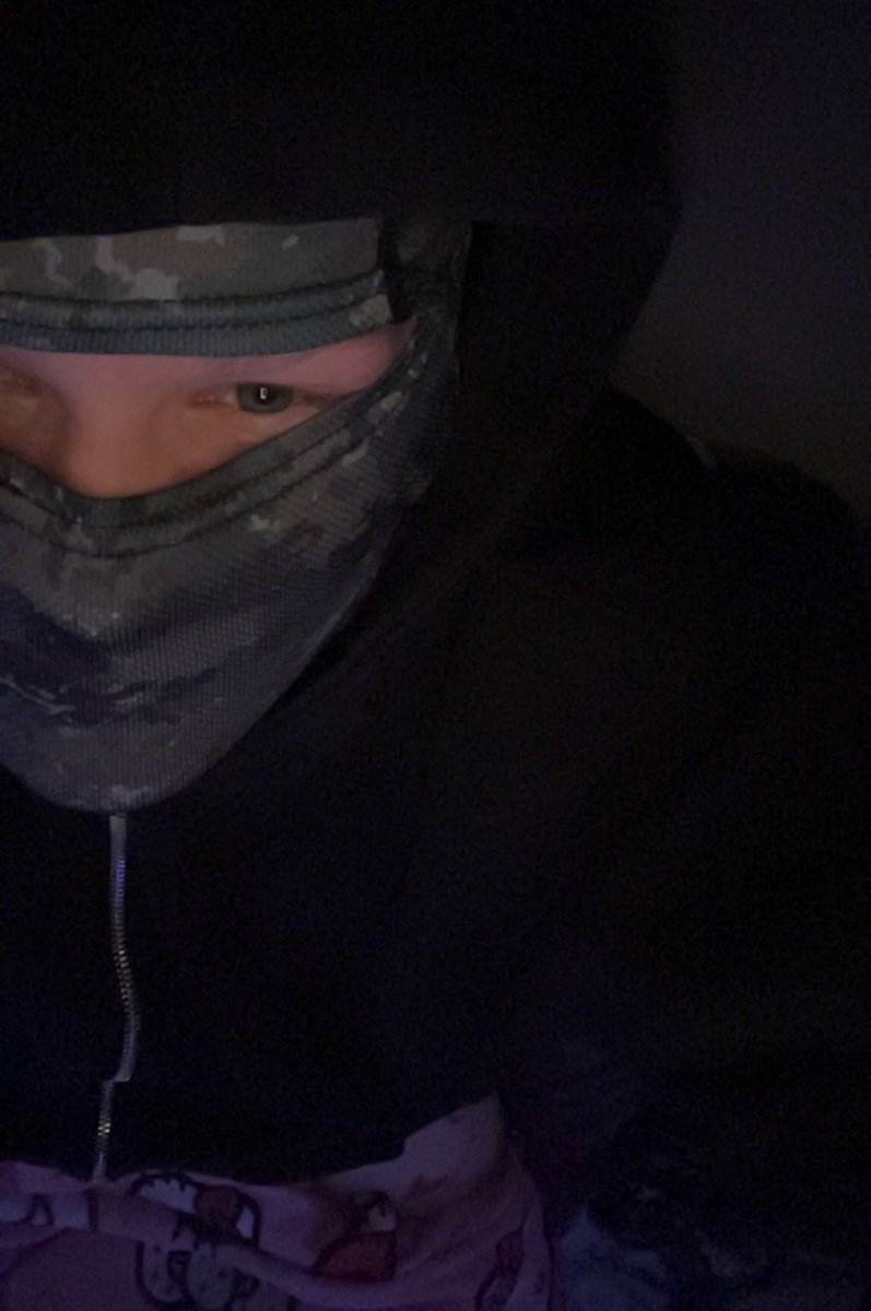 cncrd_ger's tweet photo. Netflix and chill?  #maskedman #mask #maskedmen #masked #gearkink #maskfetish https://t.co/KlsK9zgZkT