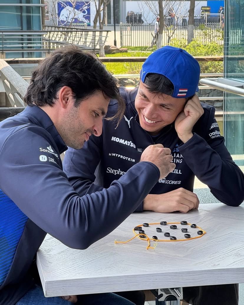 carlos sainz archive tweet media