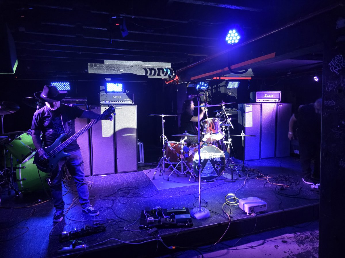 Blight Yoakam tweet media