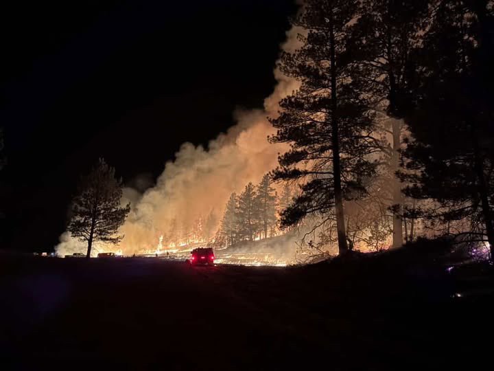 Incredible views from nightshift on the Ordway Fire in Lewis and Clark county, Montana. Crews worked through the evening when this wildfire first started, and have since brought this 185 acre fire to 55% containment. 

There are currently 9 engines, one Type 1 helicopter, 2 hand