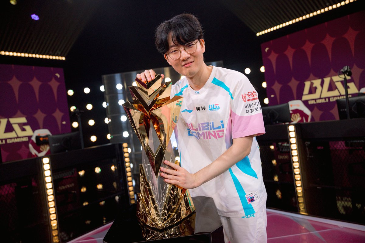 we did it！！我们是卫冕冠军！