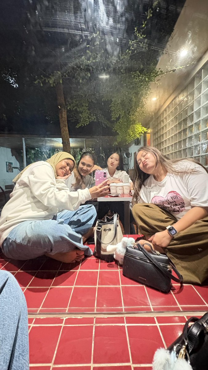 Nita♌️ tweet media