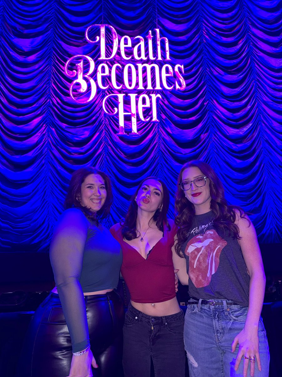 𝐿𝐼𝒱🍑 tweet media