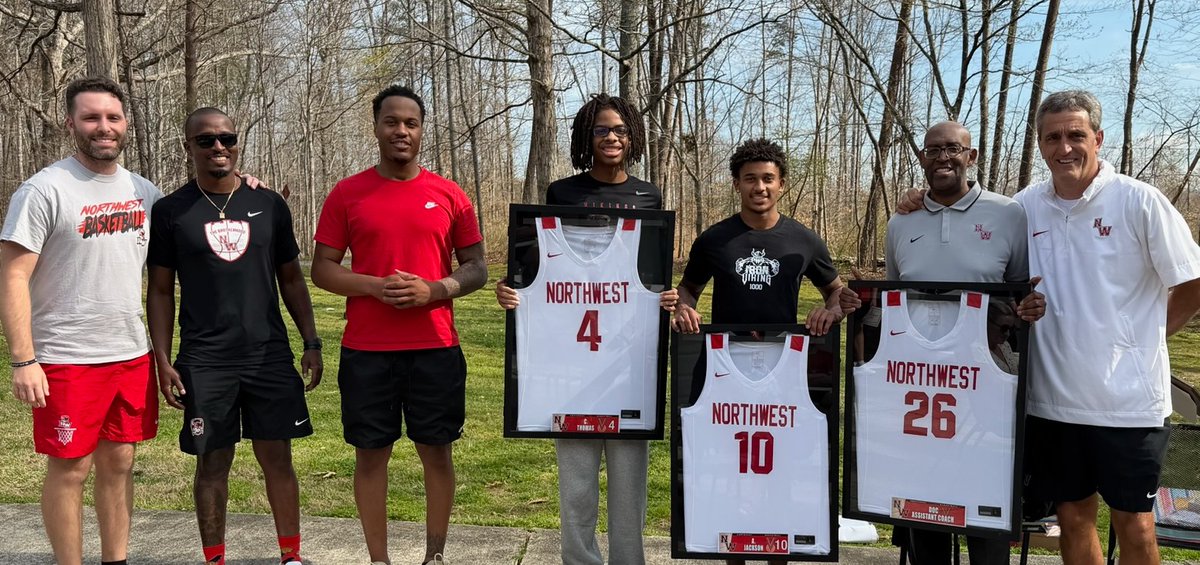 NWCOACHREAVIS's tweet photo. @Au5tinJackson @Coreyfwkk @DamarcoBoyles @RomanSolheim @NWGHSMBBALL 2 GREAT young men &amp; 1 SENIOR that have represented in Northwest Community the right way‼️
#OnceAVikingAlwaysAViking
#VikingPride
#LeadershipMatters
#CongratulationDOC
#Retired https://t.co/mpjl5X6LDr