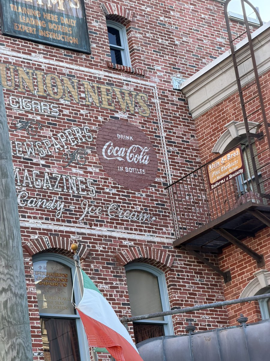 maloneandmorgan_ 🤍🍻🚬 ✭ saw Austin 6/10/25 tweet media