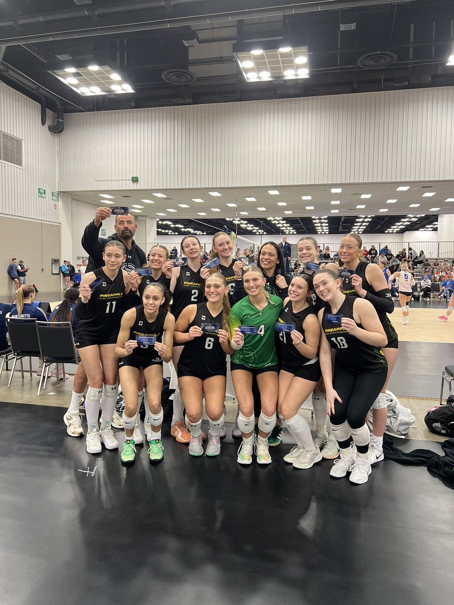 Kyla Hurley 💛🖤 tweet media