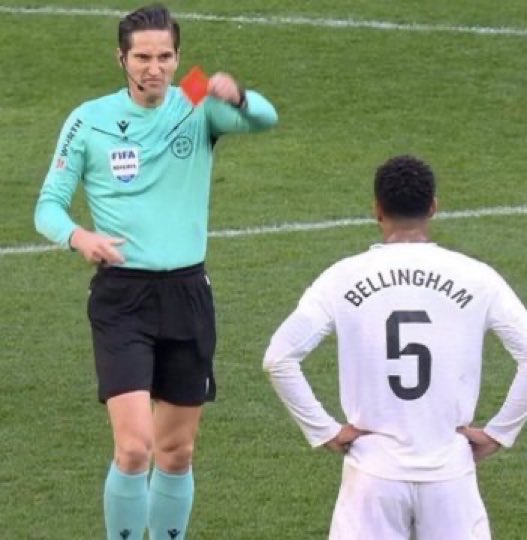 This man gives in warranted red cards to Madrid . He is a Barcelona fan