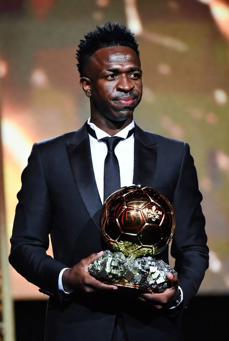 🚨 𝗡𝗘𝗪: Updated Ballon d’Or 2026 rankings as of today, per odds! ✨

1. Vinicius
2. Harry Kane
3. Kylian Mbappé
4. Michael Olise
5. Federico Valverde