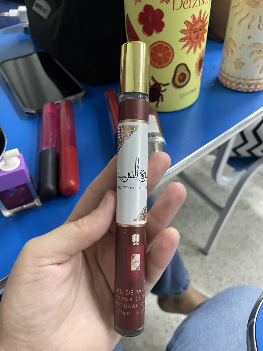 fan all the time. deizi, occasionally. 🪩 tweet media