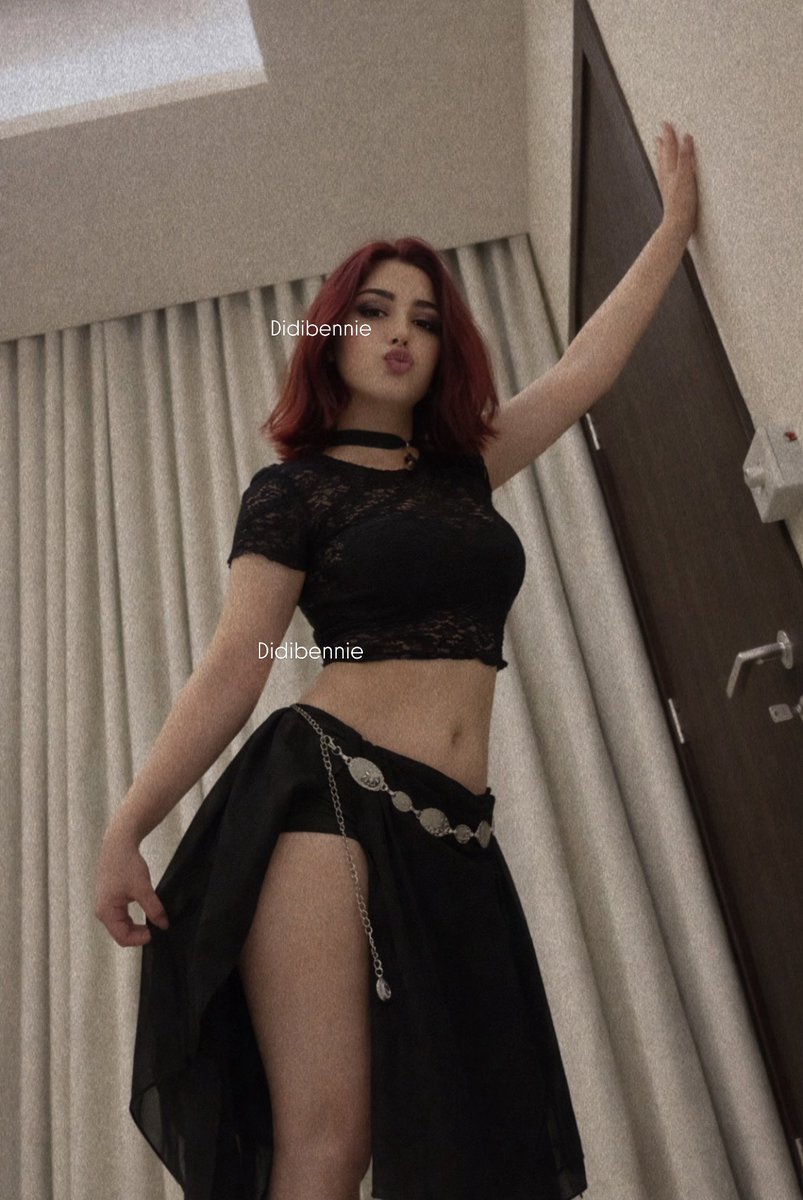 Ellie🥀 tweet media