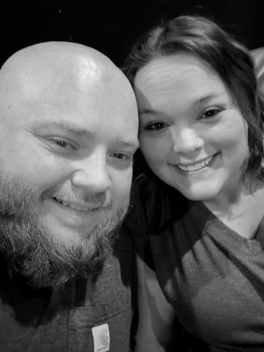 ᗩᗩᖇOᑎ tweet media