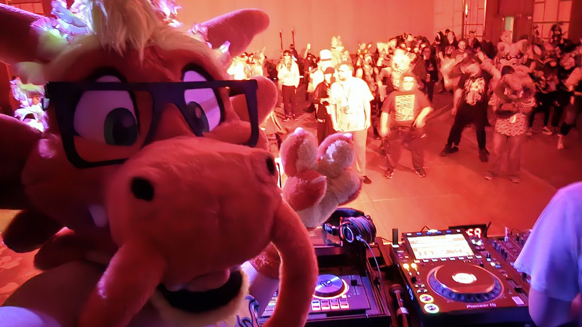 RonnieNoodles's tweet photo. 🐲🎶🔥
SOON https://t.co/stf33A4fKi