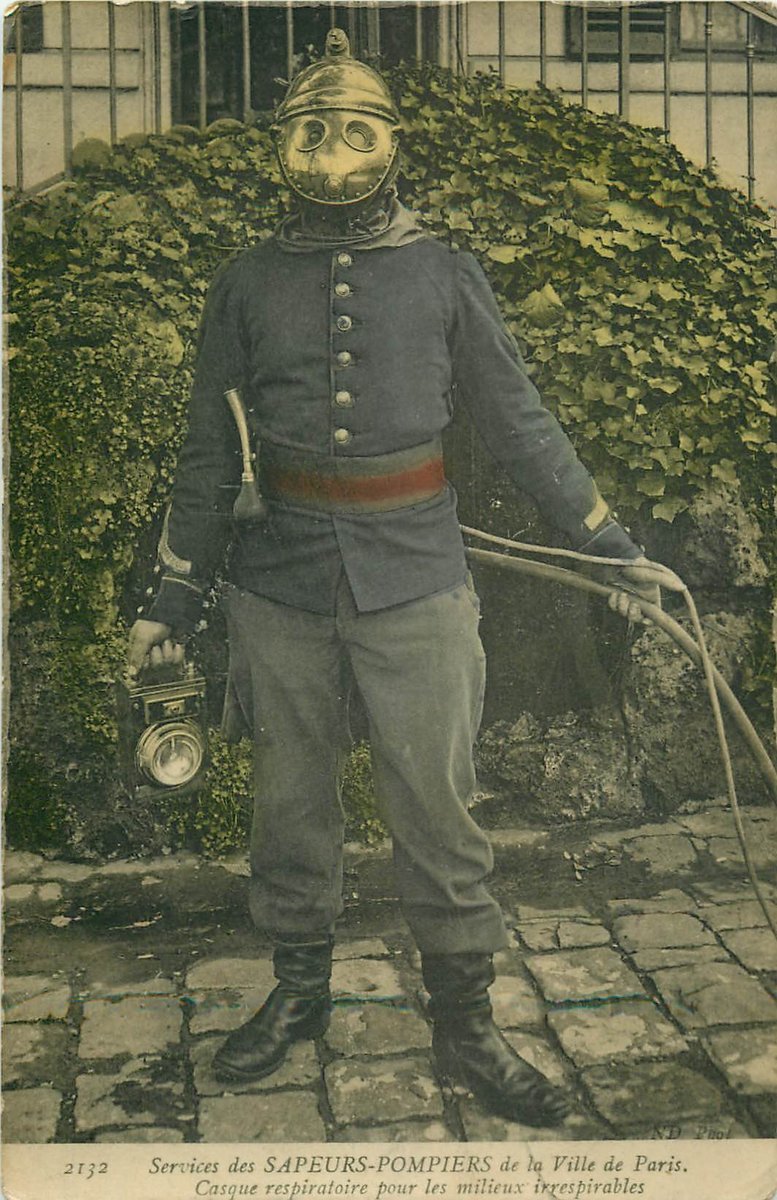 PANTALON ROUGE tweet media