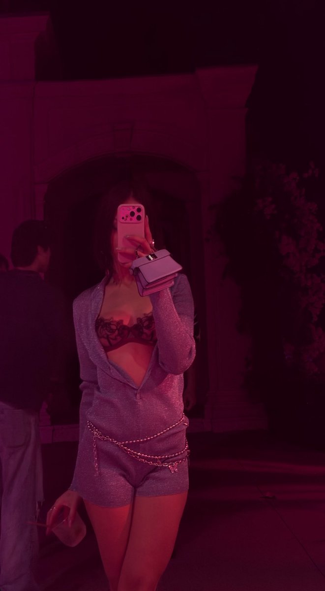 xt4si4d0 tweet media