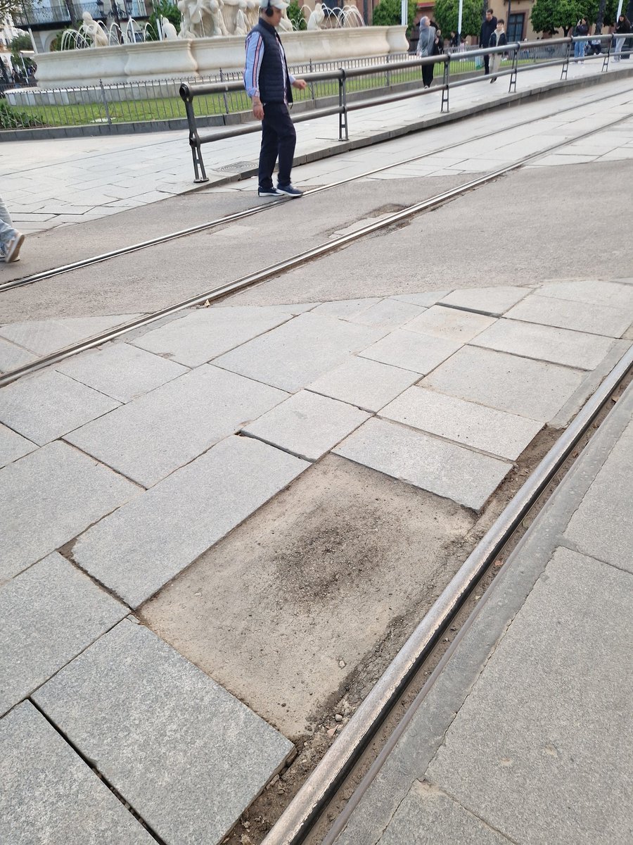 Sevillanos, os engaño tweet media