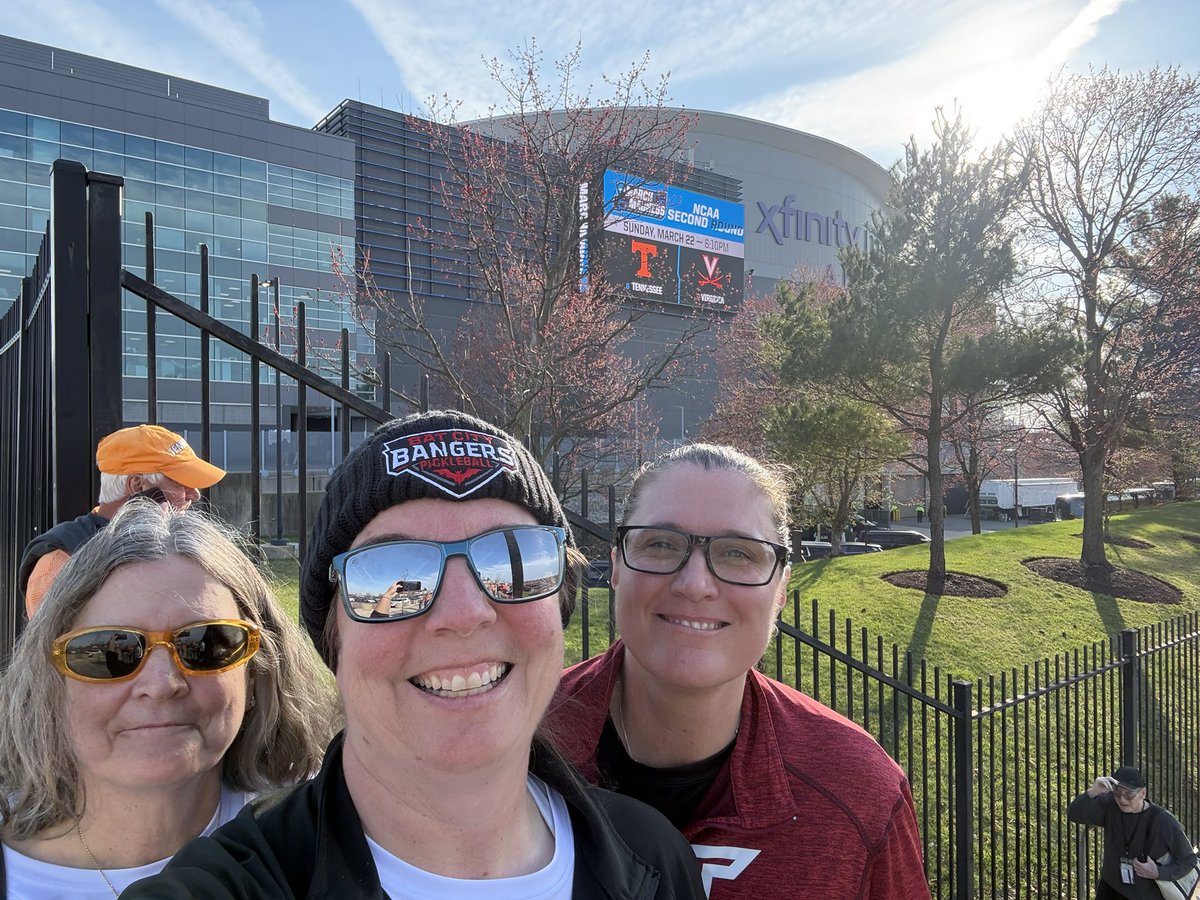 freitager's tweet photo. #MMselfie When in Rome….. (or Philly) https://t.co/NL9nCyy3Ai