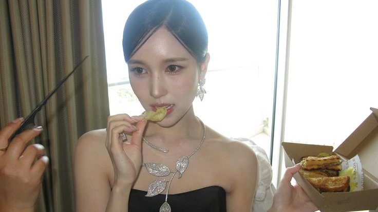 mina lover tweet media