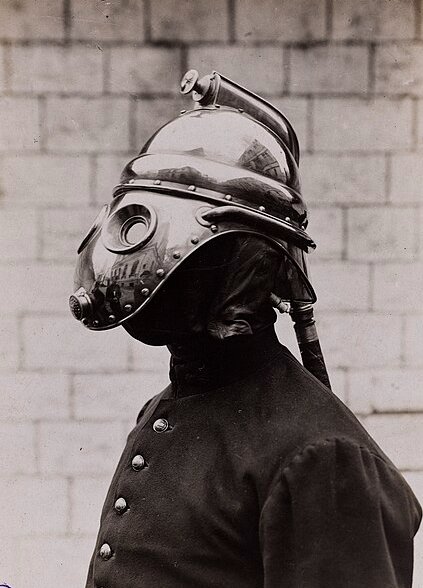 PANTALON ROUGE tweet media