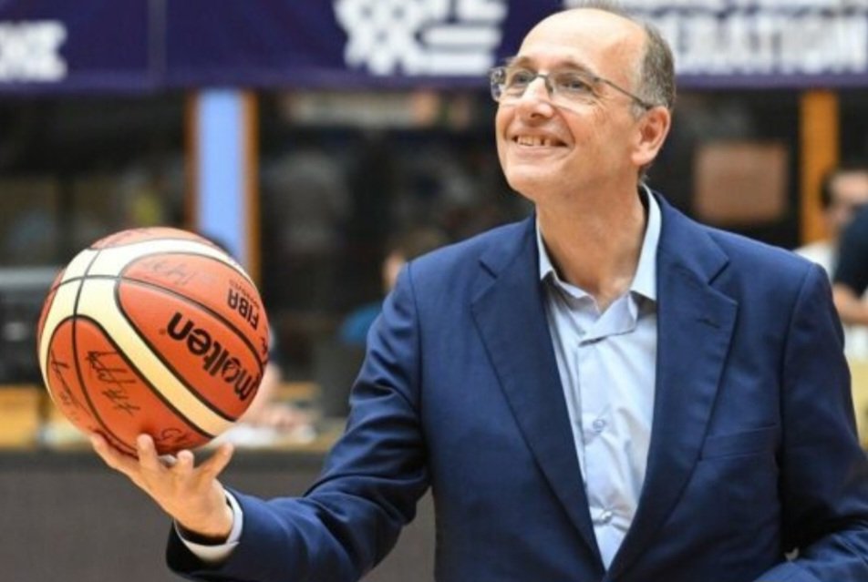 Red joker tweet media