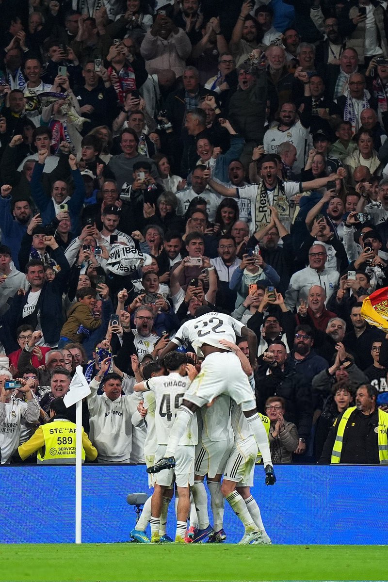 LSR_RM's tweet photo. HALA MADRID CARAJO!!!! https://t.co/8X5LkzzfCl