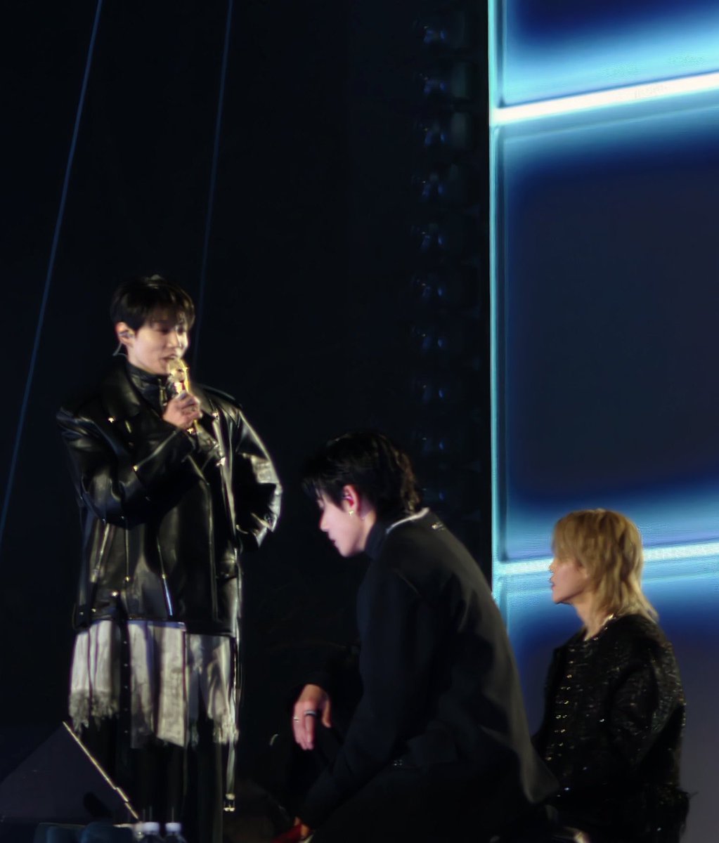 𖦹!🪭 tweet media