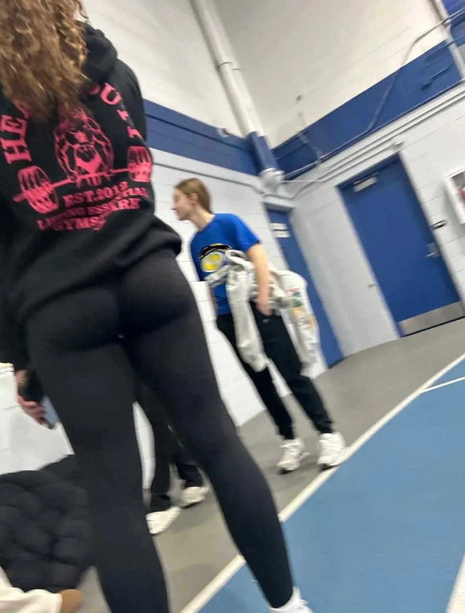 chloe ⭑ tweet media