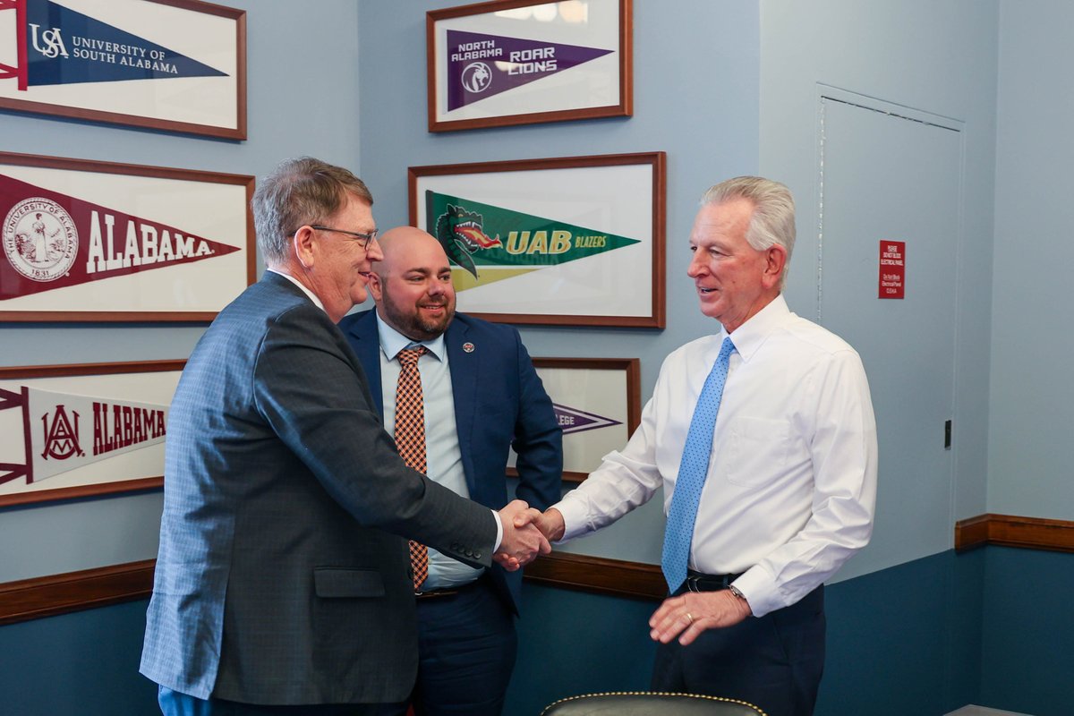 Coach Tommy Tuberville tweet media