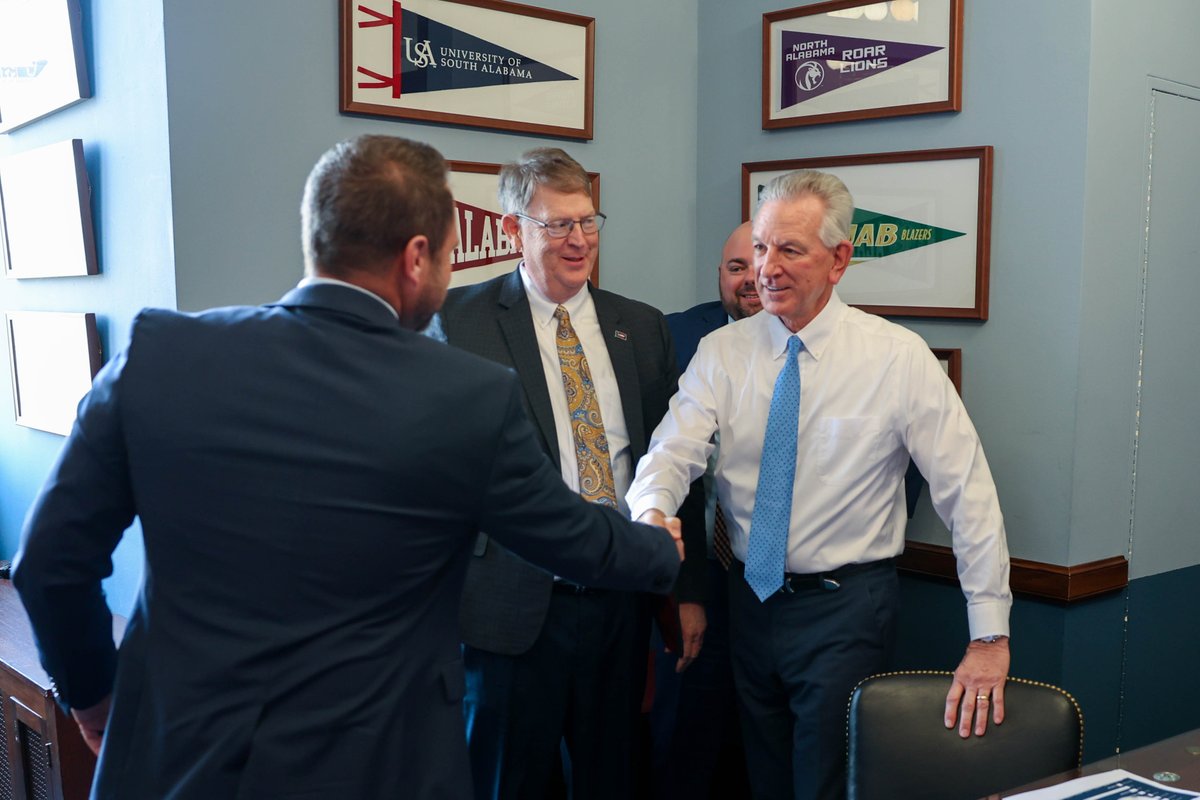 Coach Tommy Tuberville tweet media