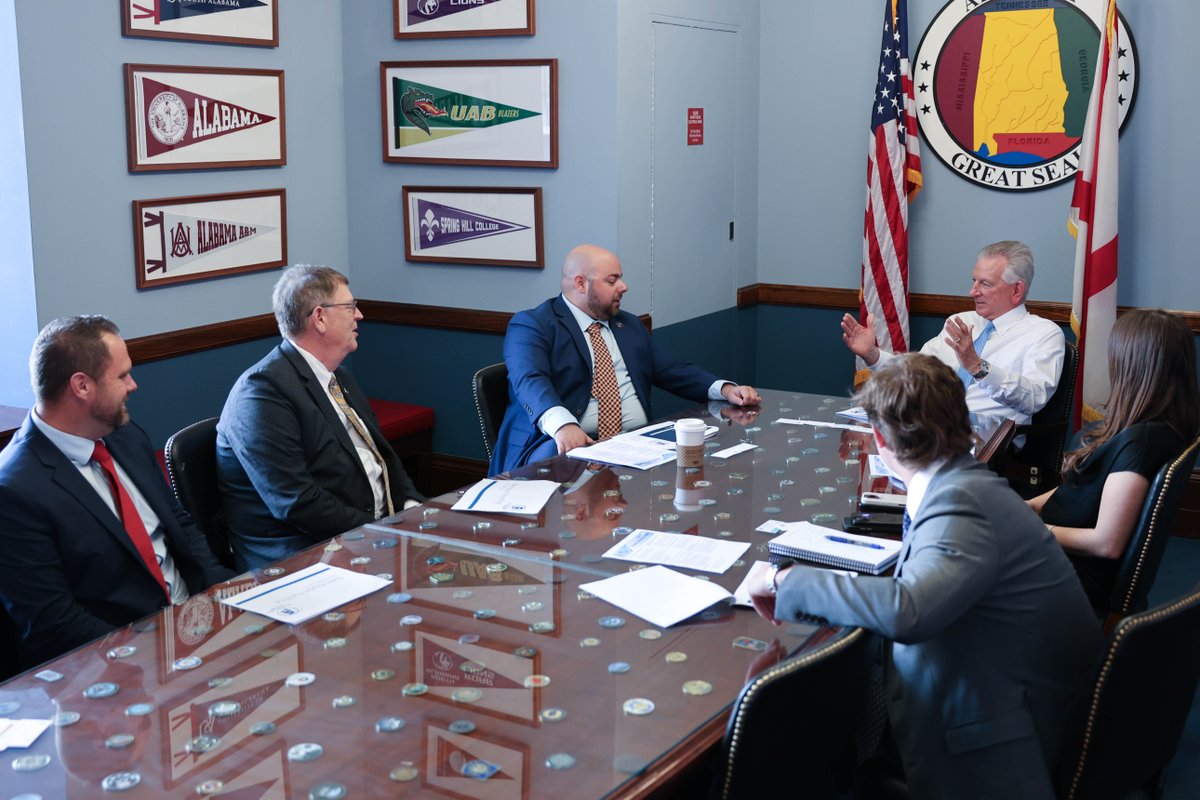 Coach Tommy Tuberville tweet media