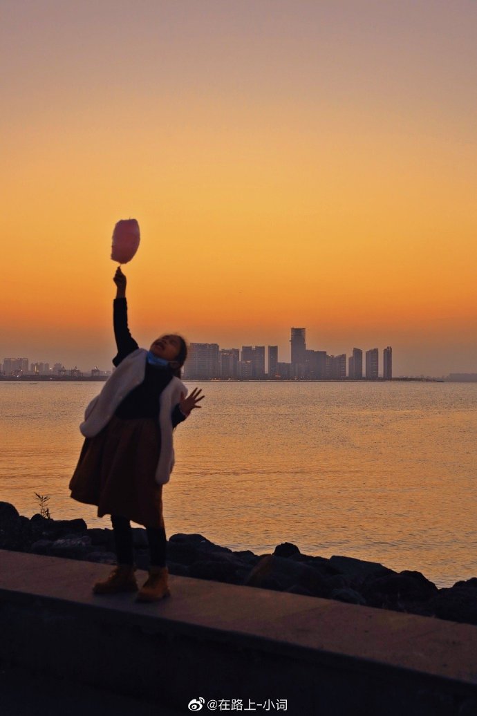 Ana Gonzalez tweet media