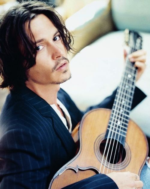 𝕷𝖎𝖙𝖙𝖑𝖊 𝕻𝖊𝖊𝖕𝖘 🏴‍☠️#JohnnyDepp tweet media