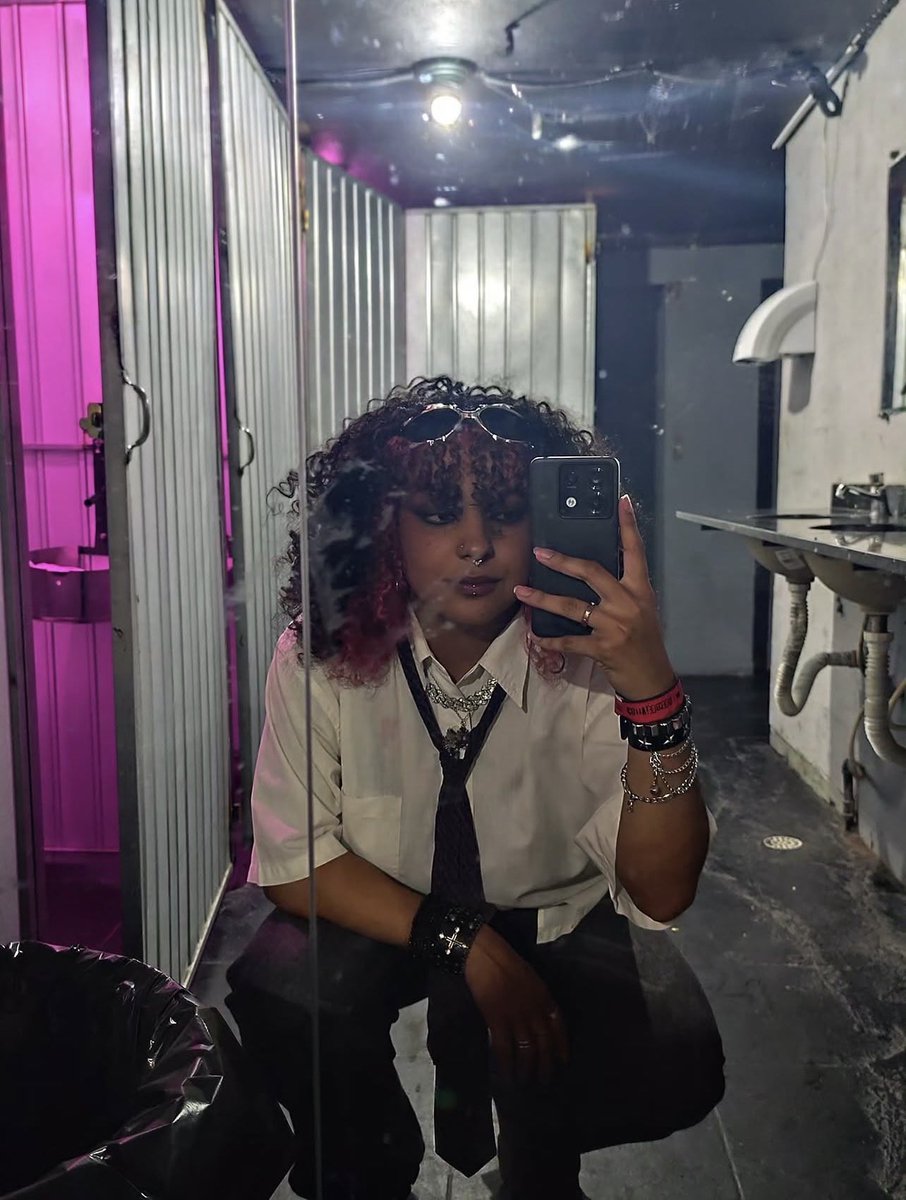 desgosto de deus tweet media