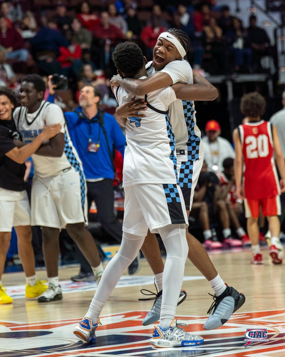 ciacsports's tweet photo. SMSA claims their first CIAC Division III State Championship title against Stratford with a 71-54 victory. #ctbb https://t.co/T1BFrLTe2P