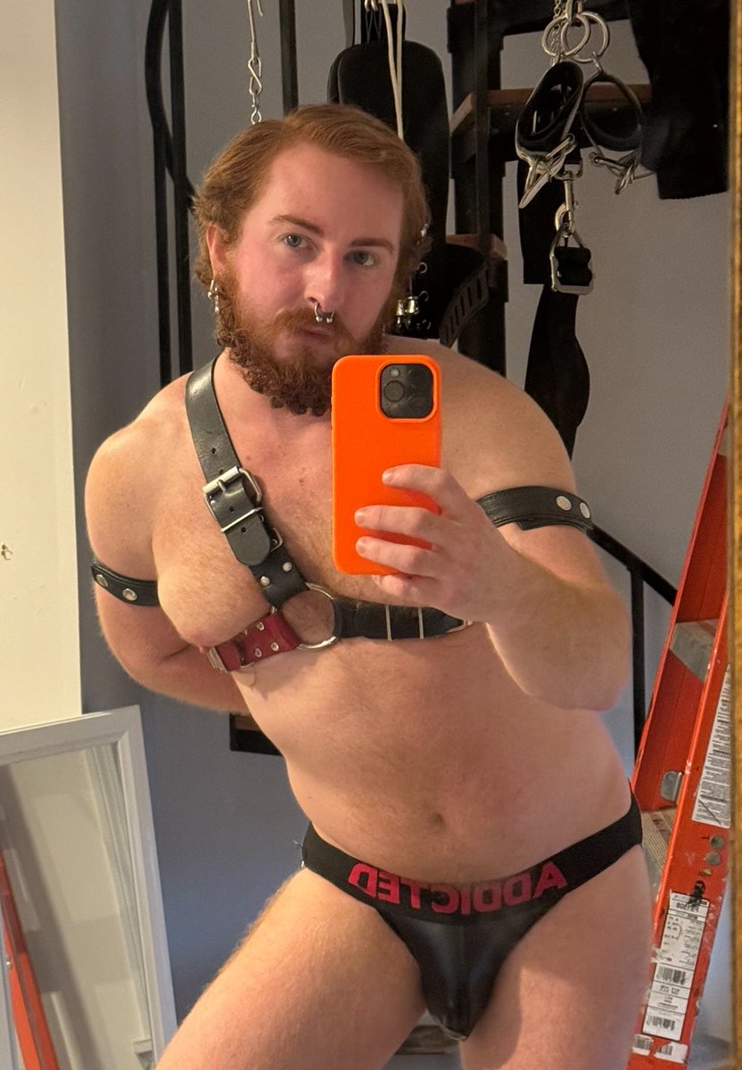 Red (CUNT)Buoy ➡️ JFF Palm Springs tweet media