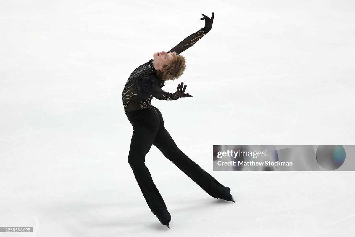 ilia's toothless tweet media