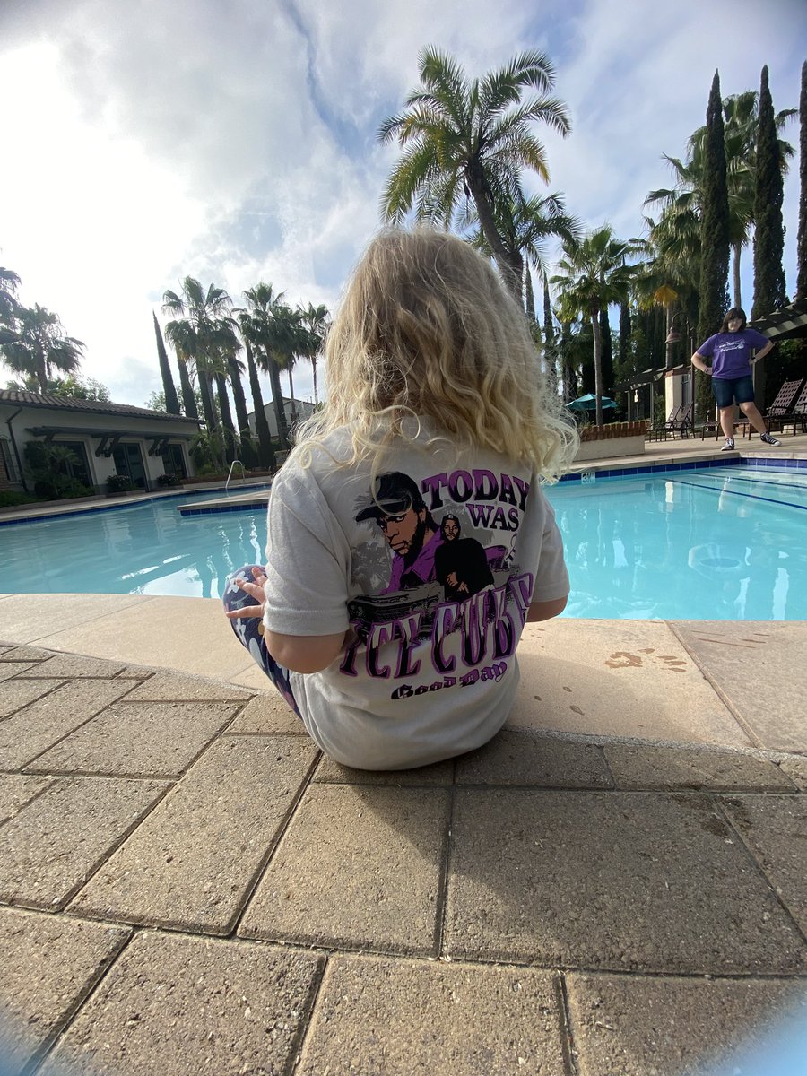 Bobby21Y's tweet photo. In Cali!! Today was a good day!! @lindsaesg https://t.co/OEmMpTiNm5