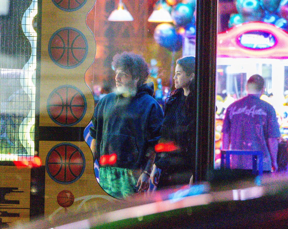 WorldwideSelG Media | Fan Account tweet media