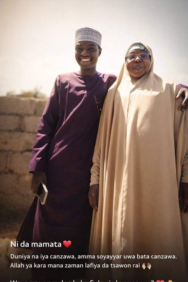 darskidowed3's tweet image. "Ni da mamata ❤️
Duniya na iya canzawa, amma soyayyar uwa bata canzawa.
Allah ya kara mana zaman lafiya da tsawon rai 🤲
#MyMom #FamilyLove #Uwa #Blessed #EidVibes #RealLove #HausaContent #Darskido