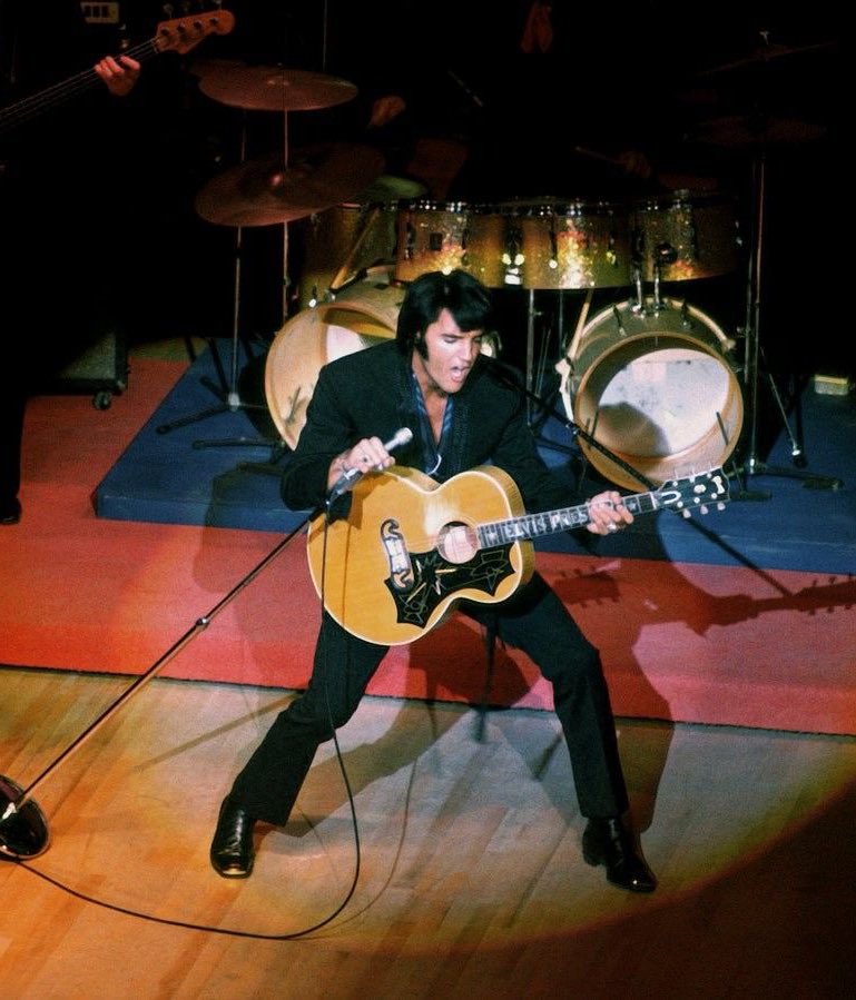 ⚡️🤍 tweet media