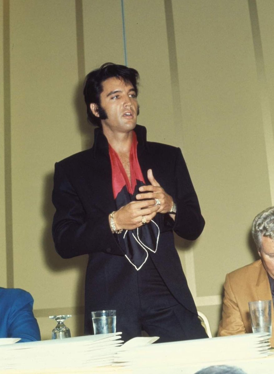 ⚡️🤍 tweet media