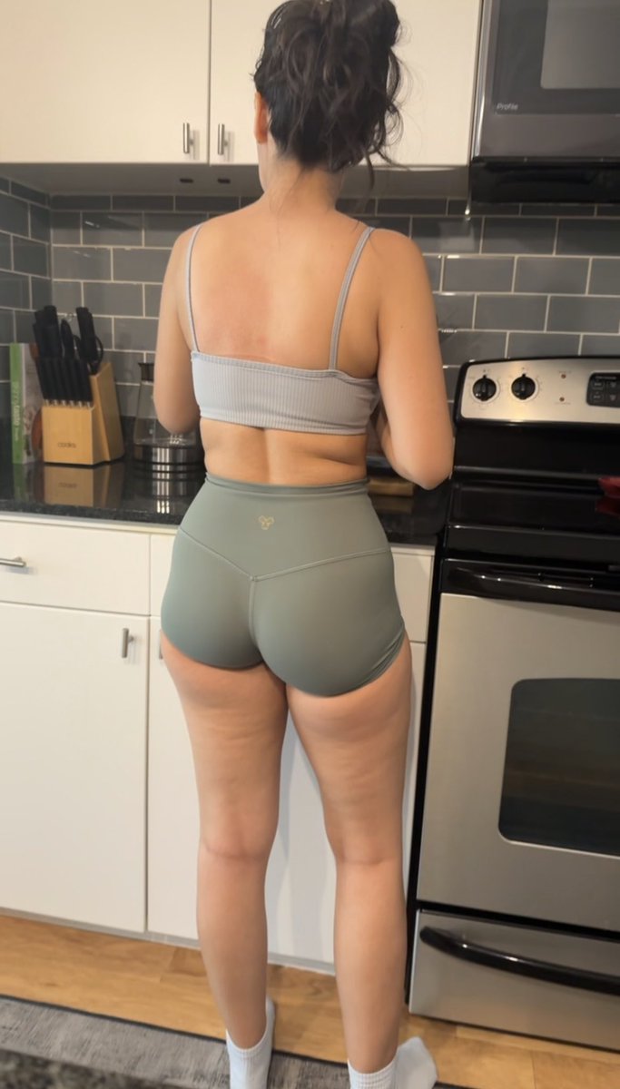 Allie Hotwife tweet media