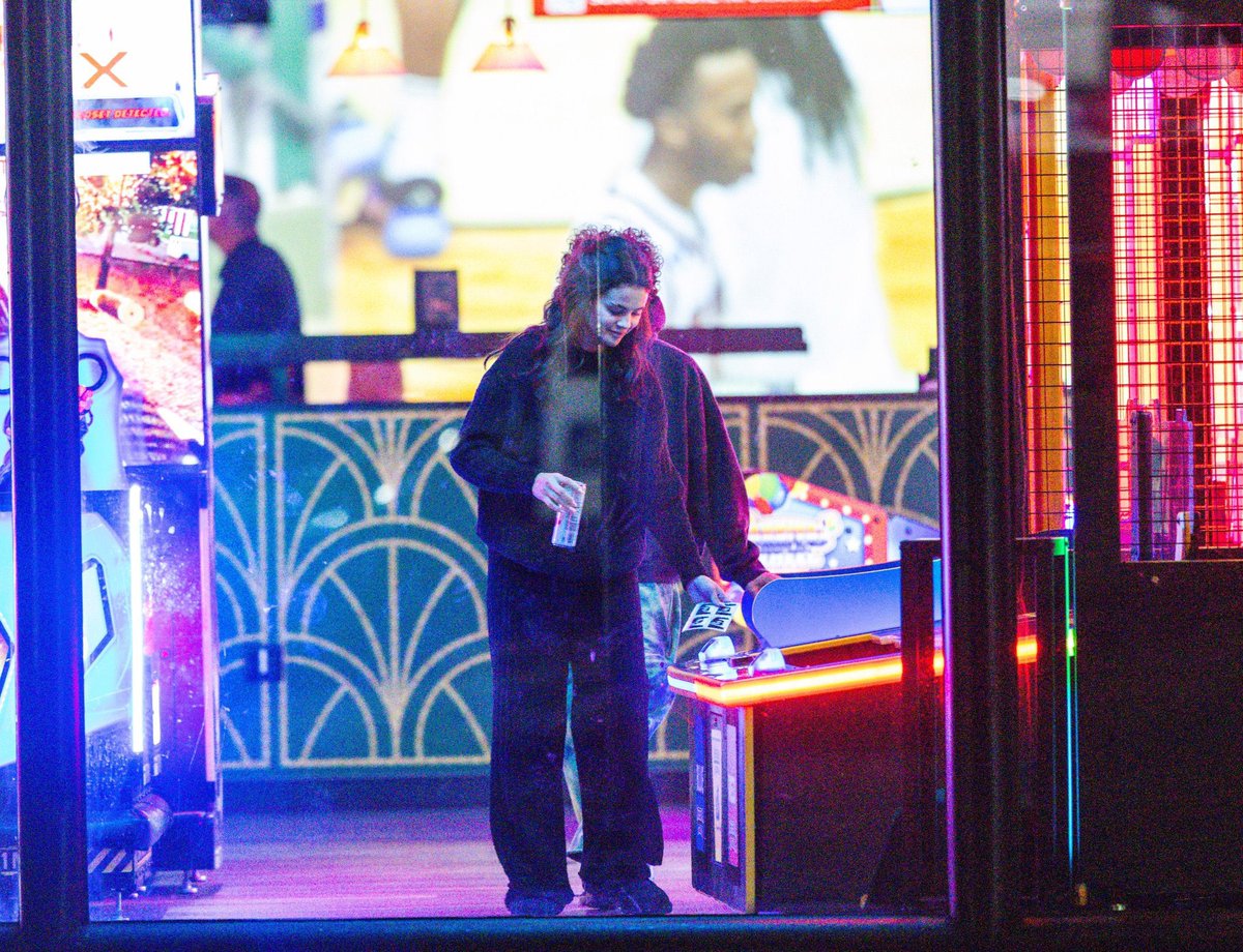 WorldwideSelG Media | Fan Account tweet media