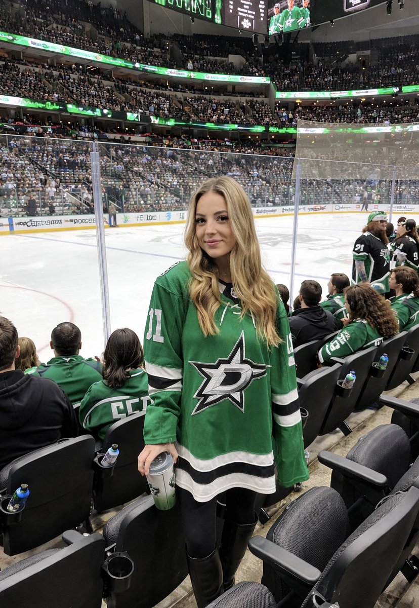 The Blonde Broker tweet media