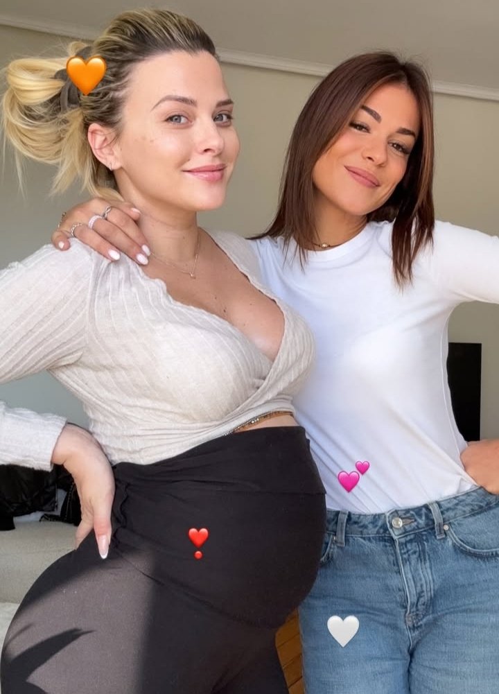 Kelly_Team_'s tweet photo. Kelly et Anita ❤️ https://t.co/qrjkkeVneU