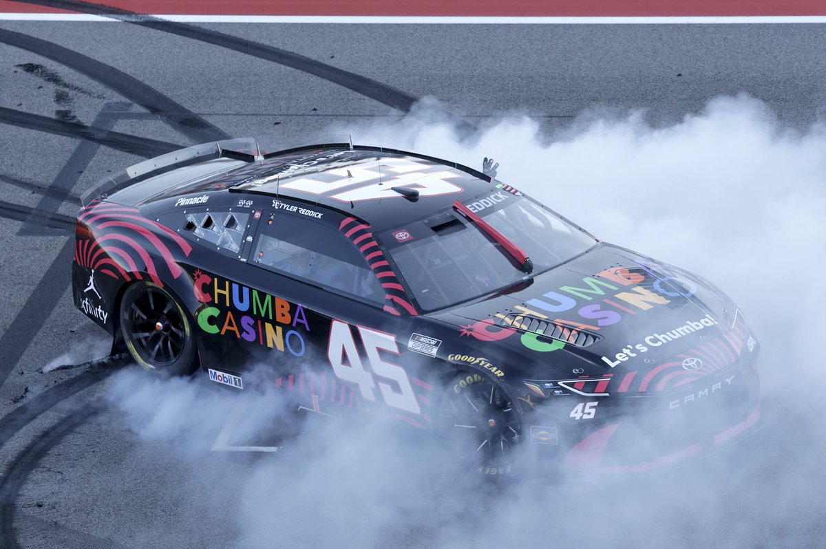 DennyDeliversYT 📦 tweet media