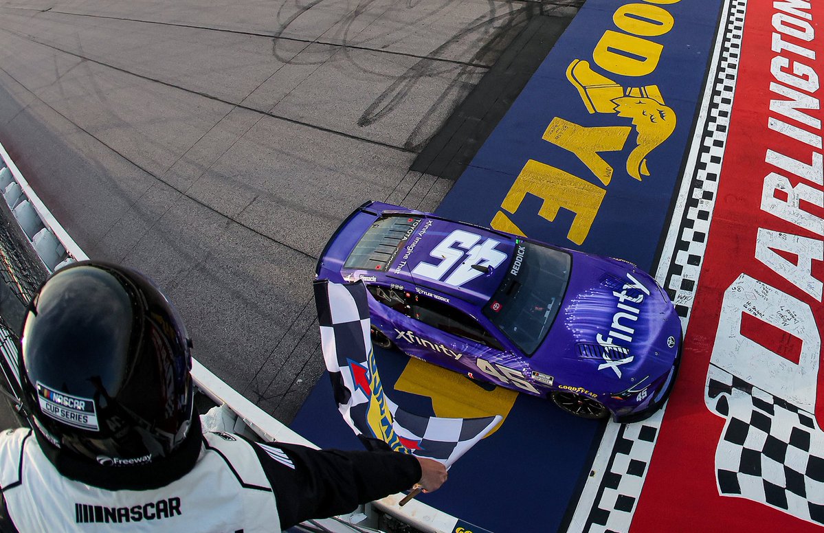 DennyDeliversYT 📦 tweet media