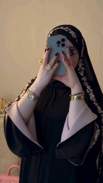 amirama01391628's tweet photo. ستعرف مدى طيبة قلبك و قيمة معدنك عندما تستطيع الإنتقام والشر والأذى ومقدرتك التامة عليهم لكنك تكبح جماح غضبك ونفسك الأمارة بالسوء و تترك الأأأامر لله وحده أو تعفو والعفو عند المقدرة . https://t.co/Y2HhWCR2Vu