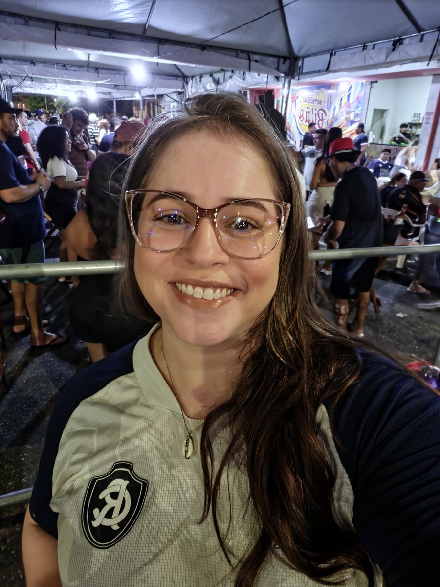 Comemorar meu presente de aniversário LEAIUM!!!!