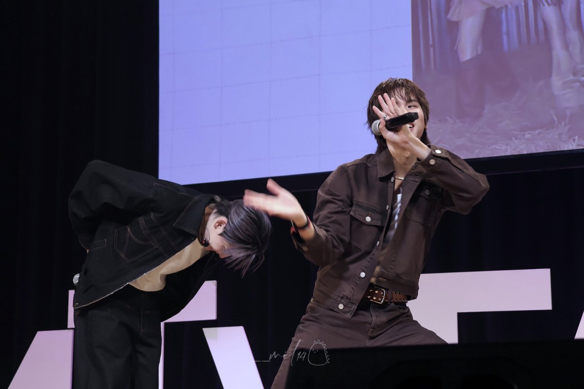 เริ่ด (SLAY) - FELIZZ
BounPrem ver. 🤣

BOUNPREM FANDAY30 IN TOKYO
#GMMTVFANDAY30INTOKYO
#BPFANDAY30XTOKYO
#บุ๋นเปรม #bb0un #prem_space