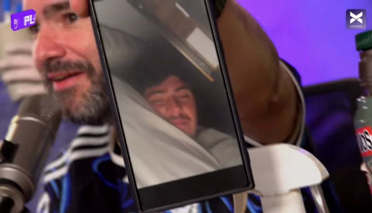 Paren la mano tweet media